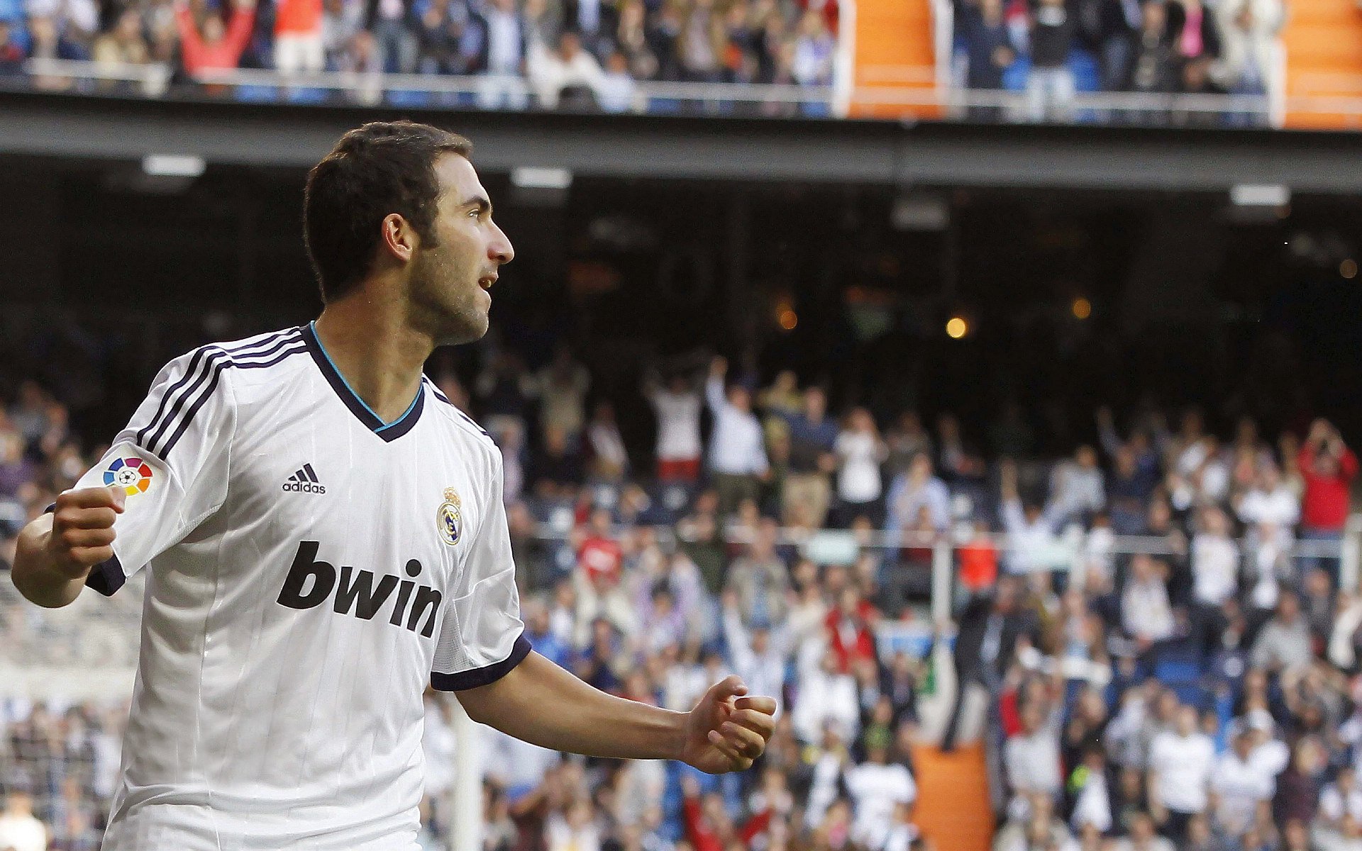 曼联吃牌登顶热搜！英超牌王诞生记